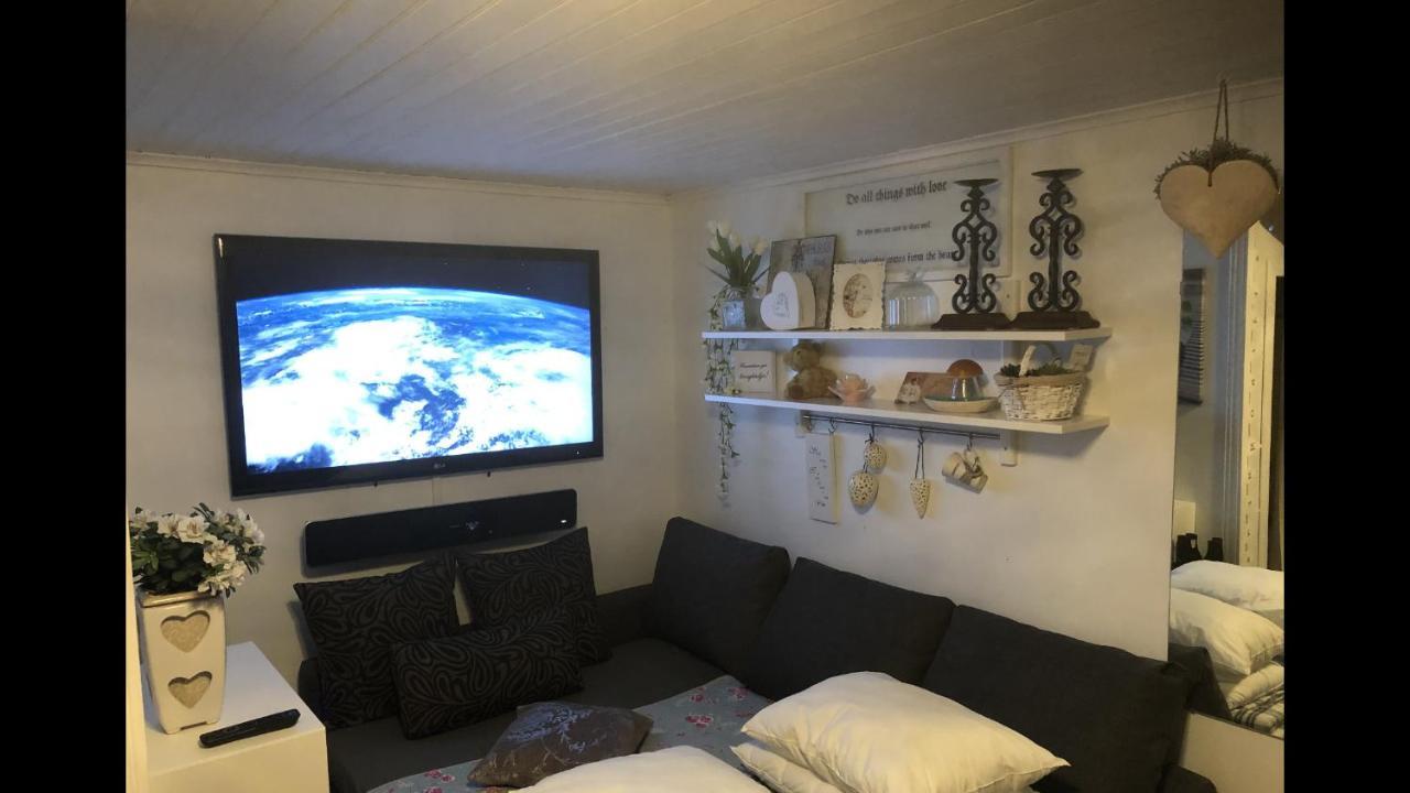 Villa Lillgarden With Sauna And Jacuzzi 노르셰핑 외부 사진